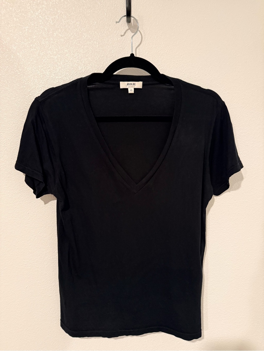 Agolde Black V-Neck Short Sleeve Crew Tee